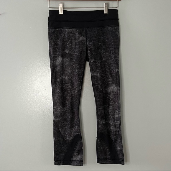 lululemon Inspire Crop II *All Full-On Luxtreme - Picture 2 of 9